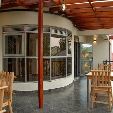 Silver Oaks Hotel Boma Fort Portal المظهر الخارجي الصورة
