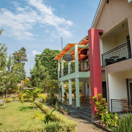 Silver Oaks Hotel Boma Fort Portal المظهر الخارجي الصورة