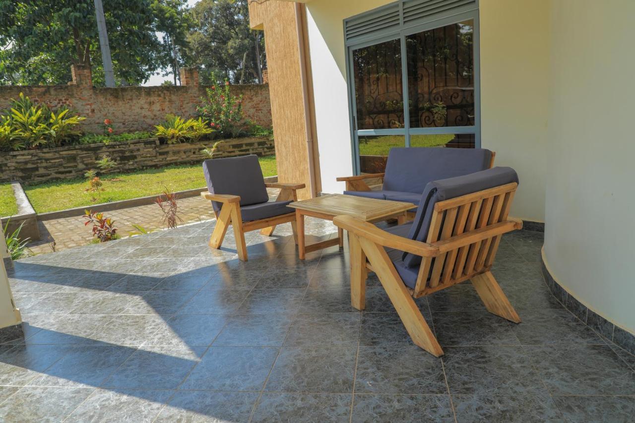 Silver Oaks Hotel Boma Fort Portal المظهر الخارجي الصورة