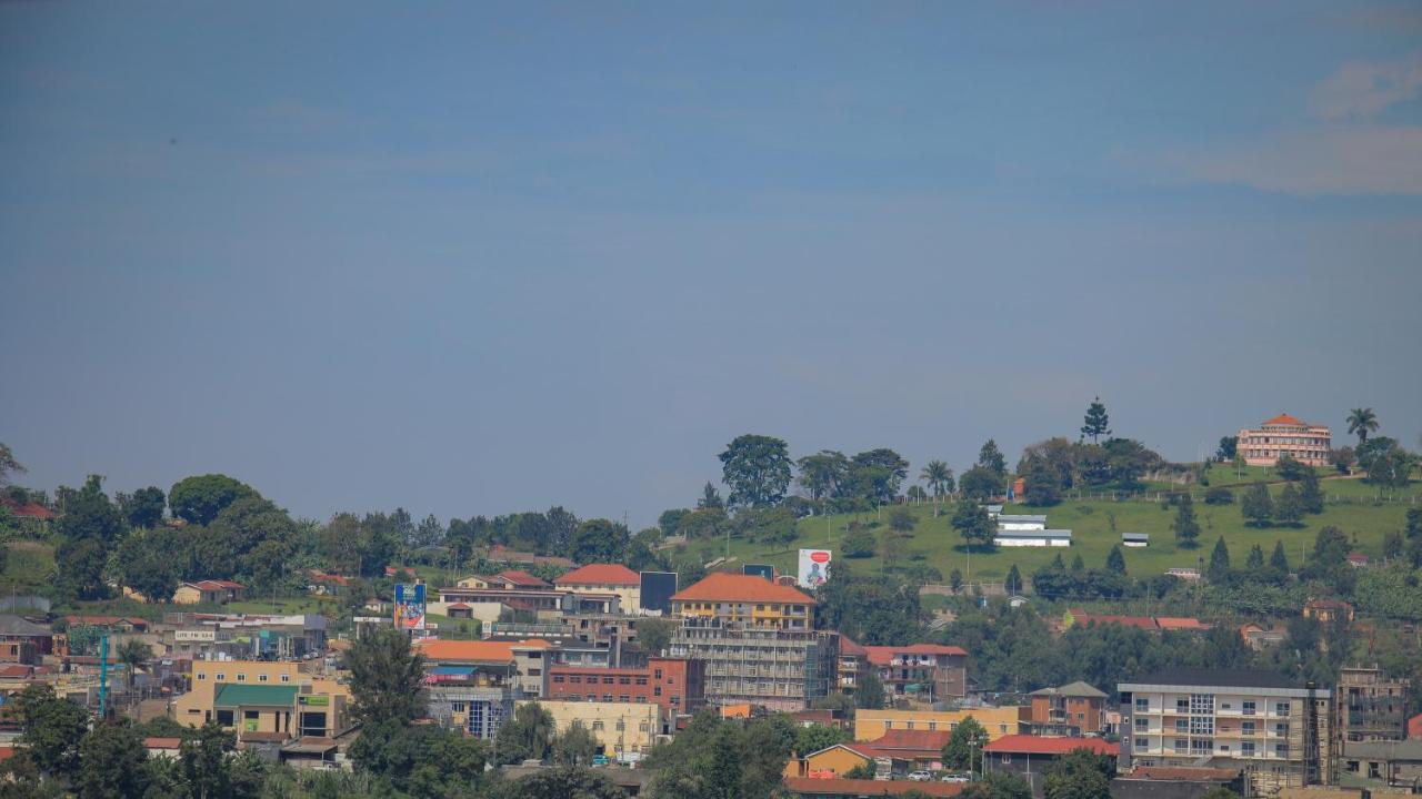 Silver Oaks Hotel Boma Fort Portal المظهر الخارجي الصورة