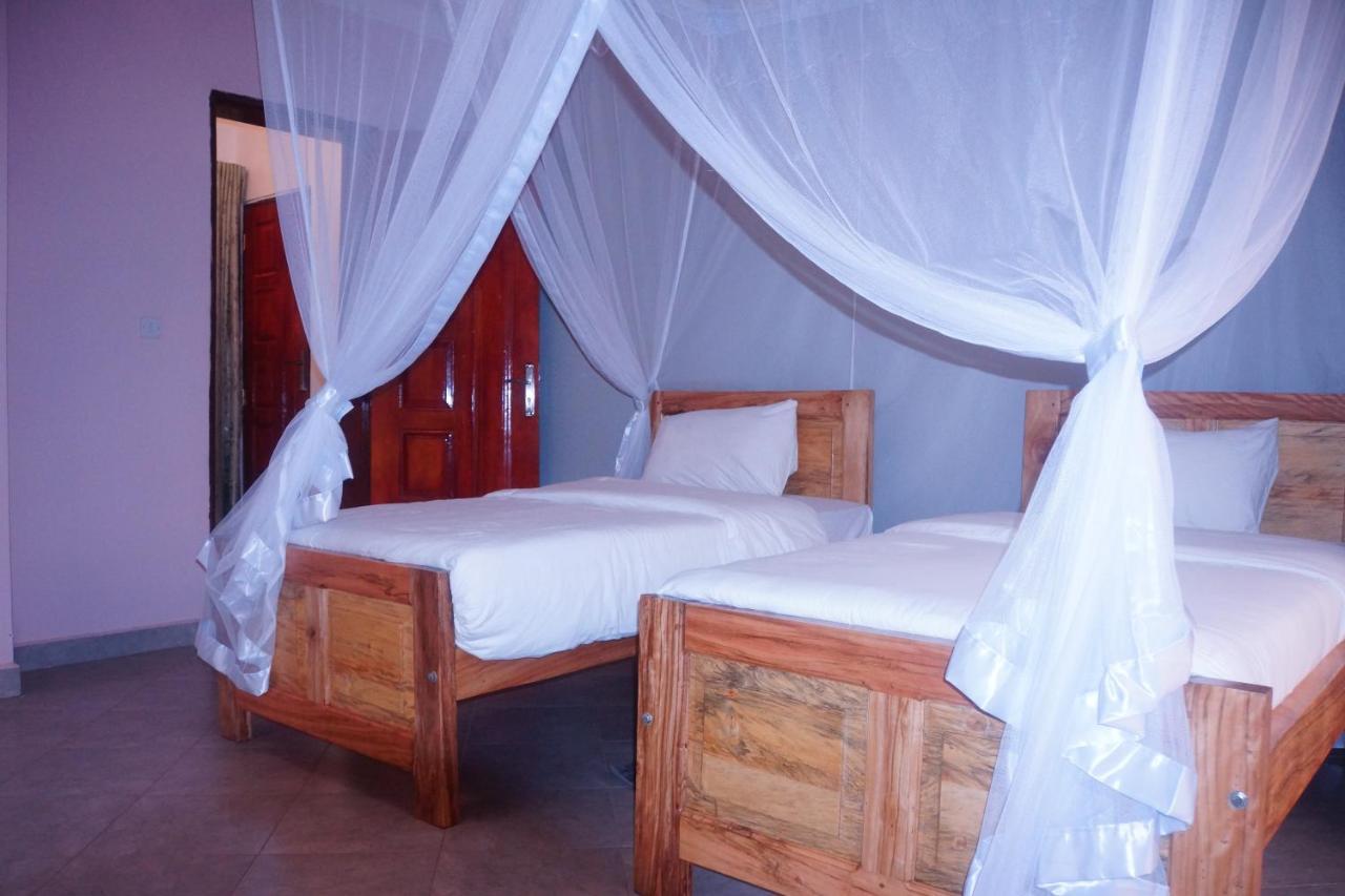 Silver Oaks Hotel Boma Fort Portal المظهر الخارجي الصورة