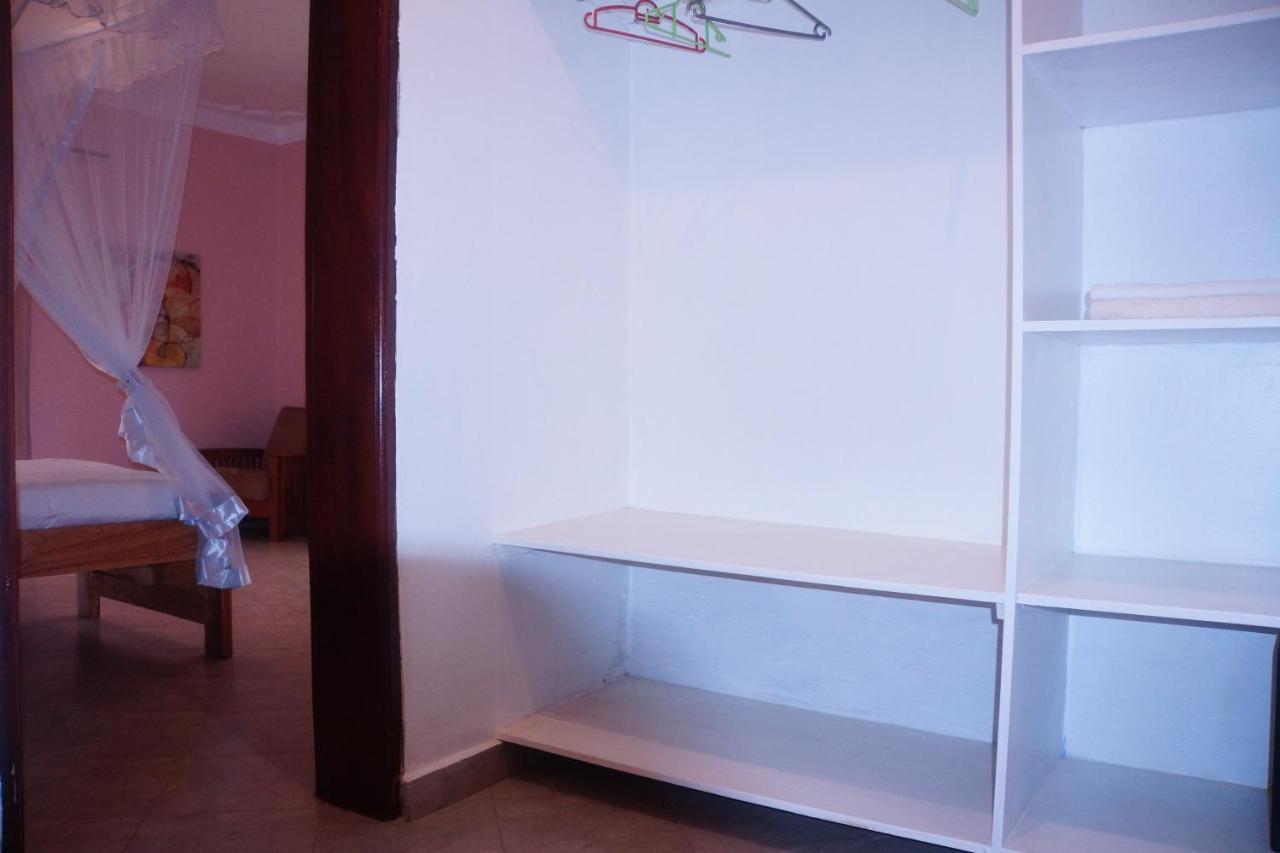 Silver Oaks Hotel Boma Fort Portal المظهر الخارجي الصورة