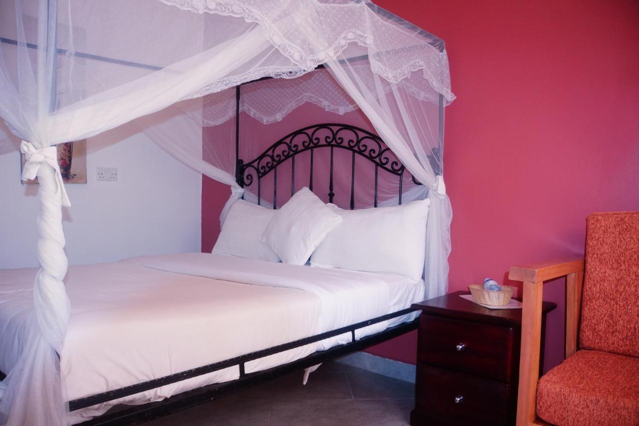 Silver Oaks Hotel Boma Fort Portal المظهر الخارجي الصورة