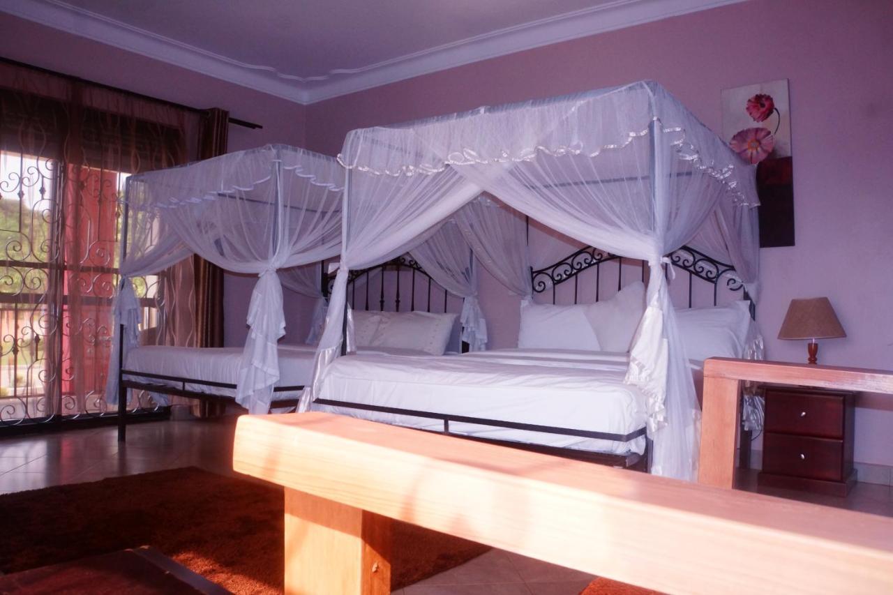 Silver Oaks Hotel Boma Fort Portal المظهر الخارجي الصورة