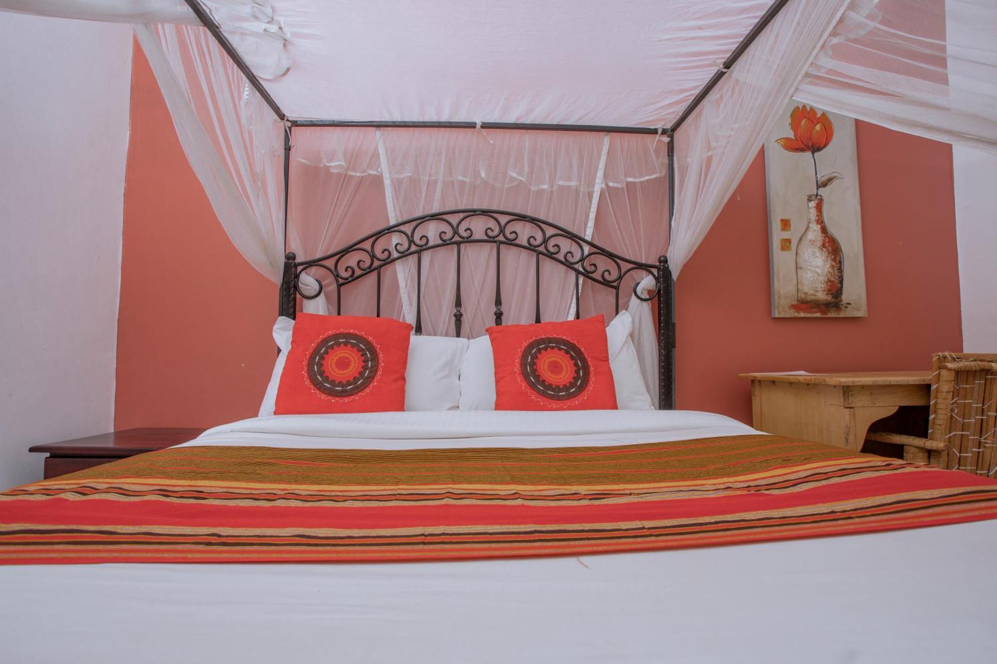 Silver Oaks Hotel Boma Fort Portal المظهر الخارجي الصورة