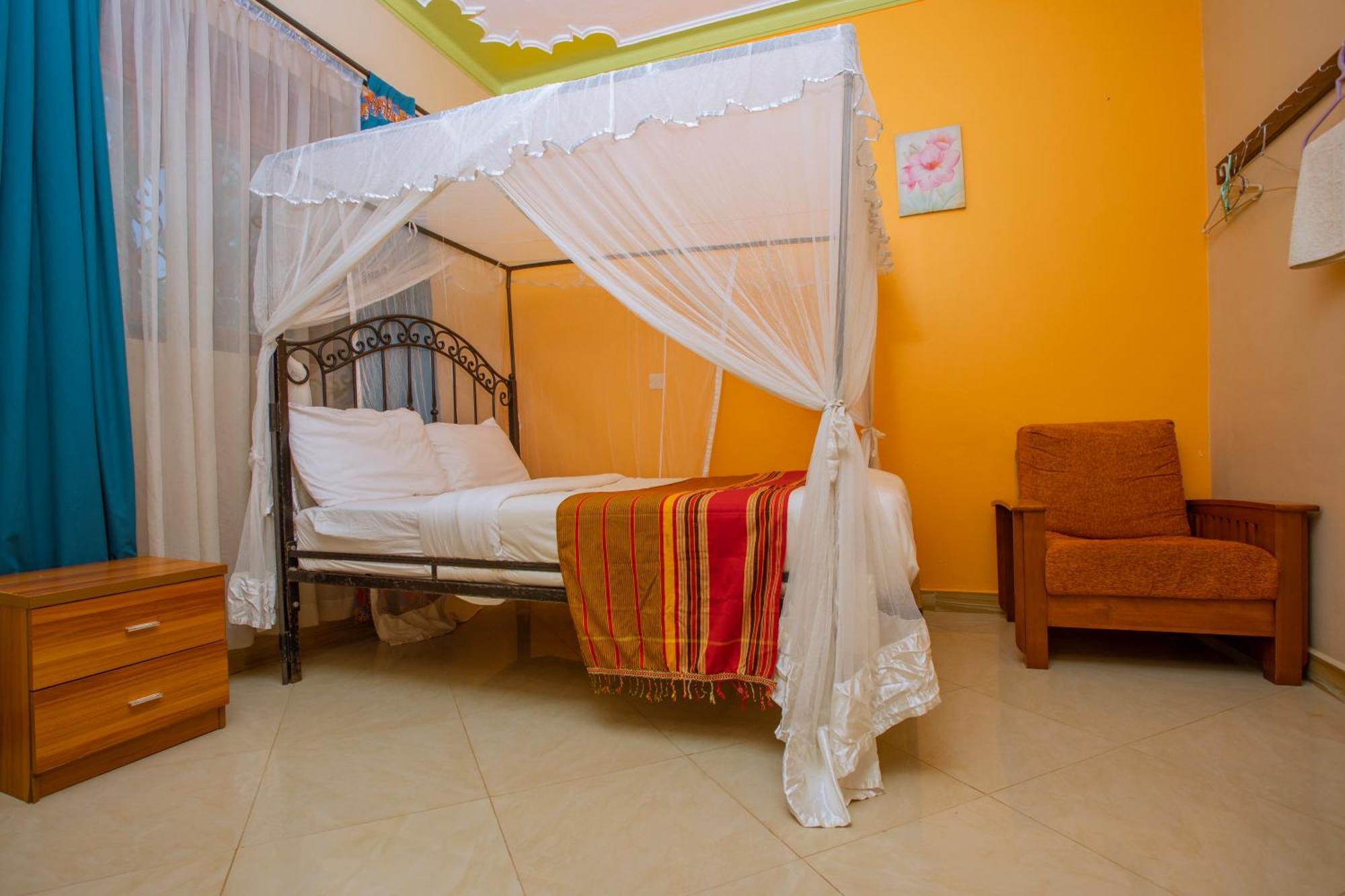 Silver Oaks Hotel Boma Fort Portal المظهر الخارجي الصورة