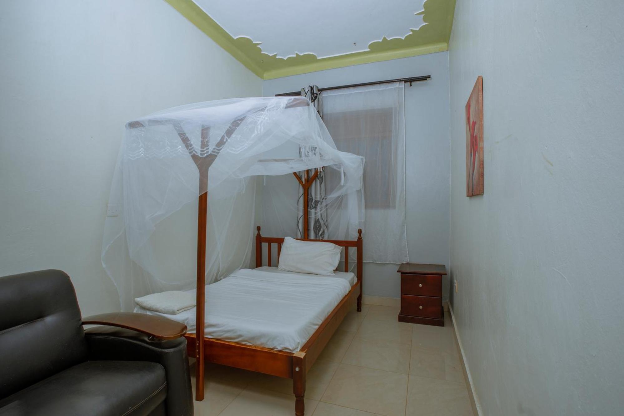 Silver Oaks Hotel Boma Fort Portal المظهر الخارجي الصورة