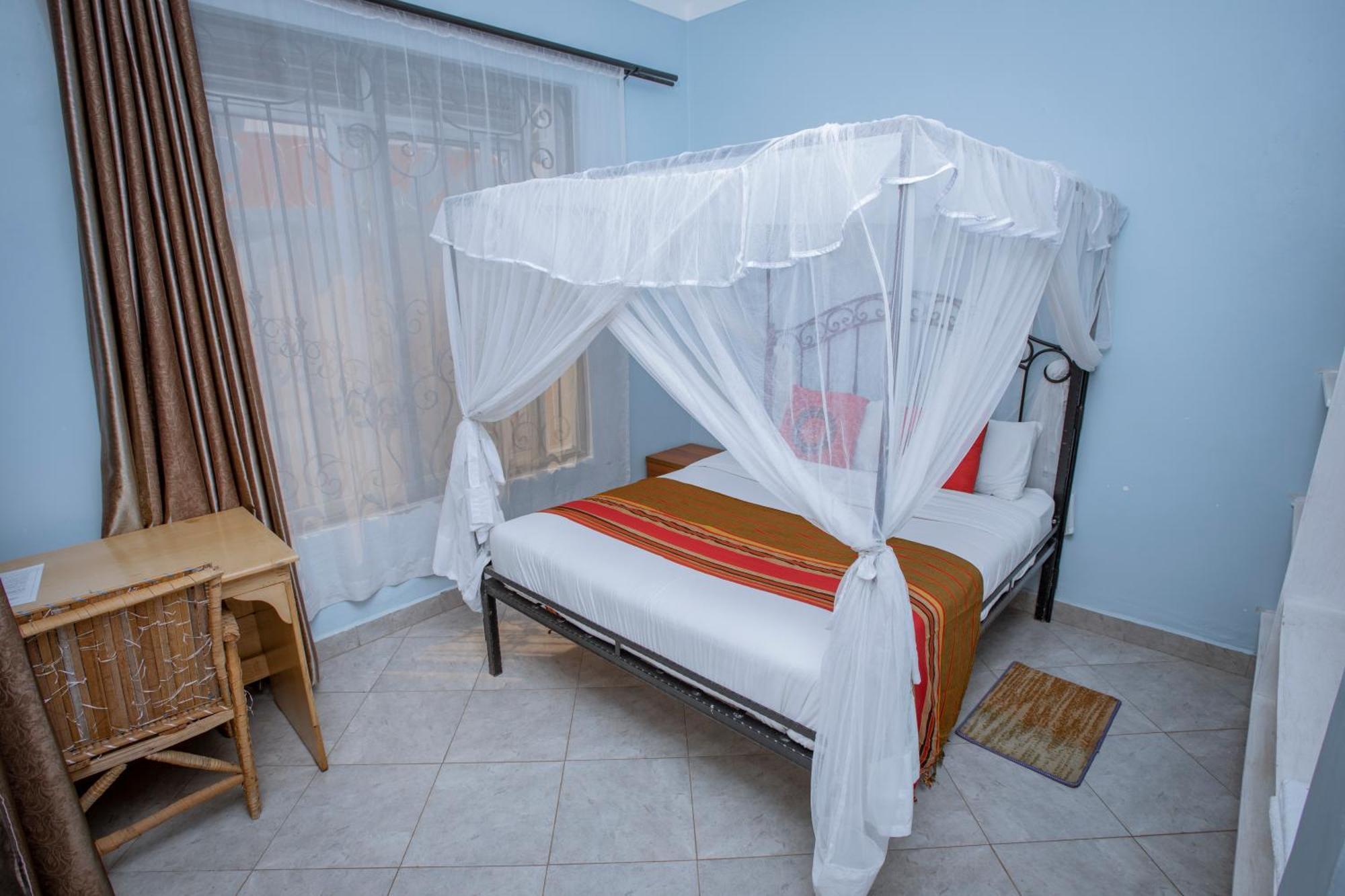 Silver Oaks Hotel Boma Fort Portal المظهر الخارجي الصورة