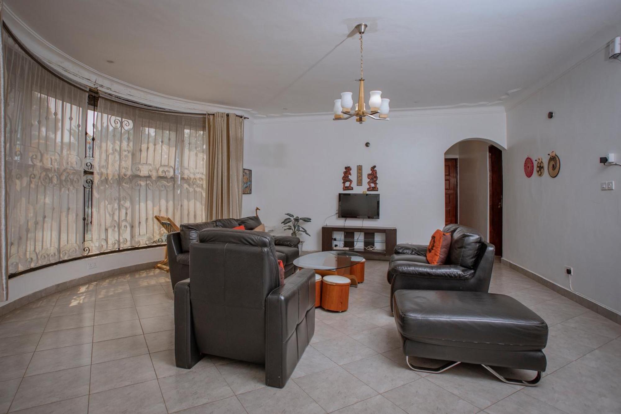 Silver Oaks Hotel Boma Fort Portal المظهر الخارجي الصورة