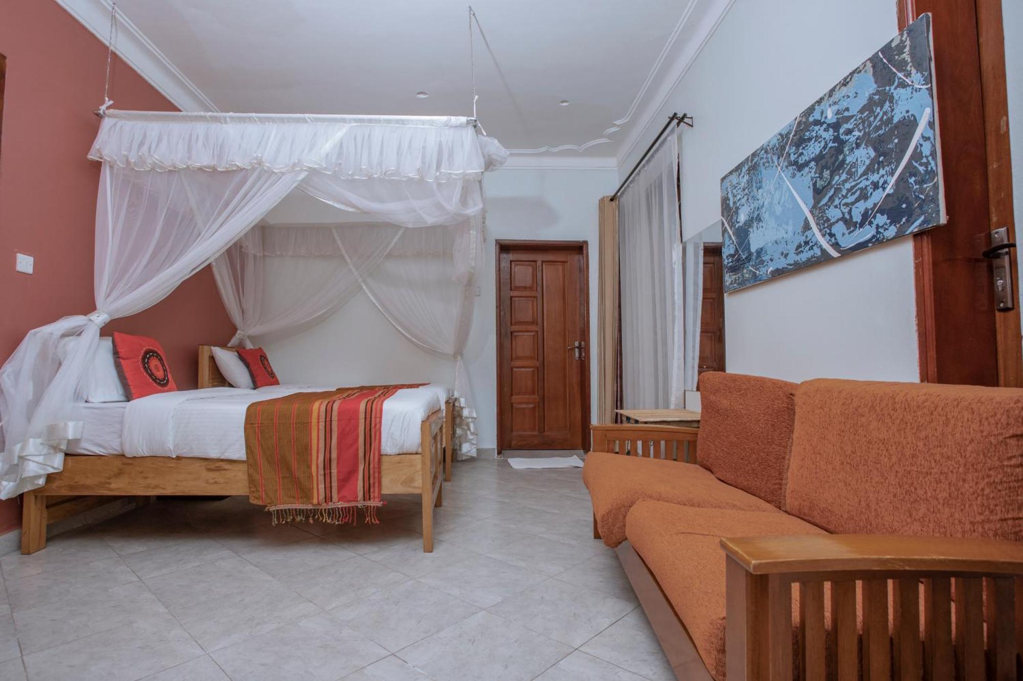 Silver Oaks Hotel Boma Fort Portal المظهر الخارجي الصورة