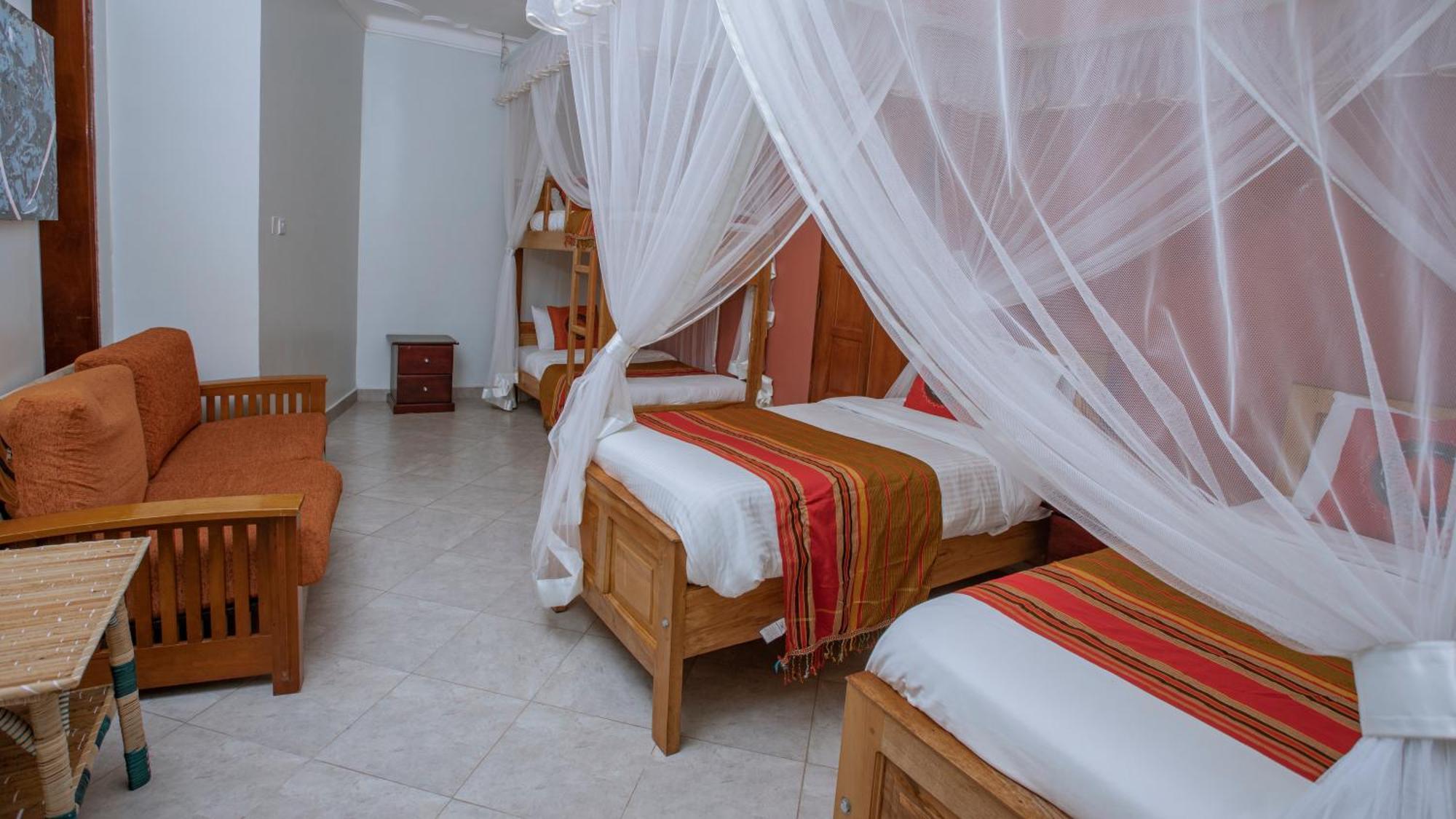 Silver Oaks Hotel Boma Fort Portal المظهر الخارجي الصورة