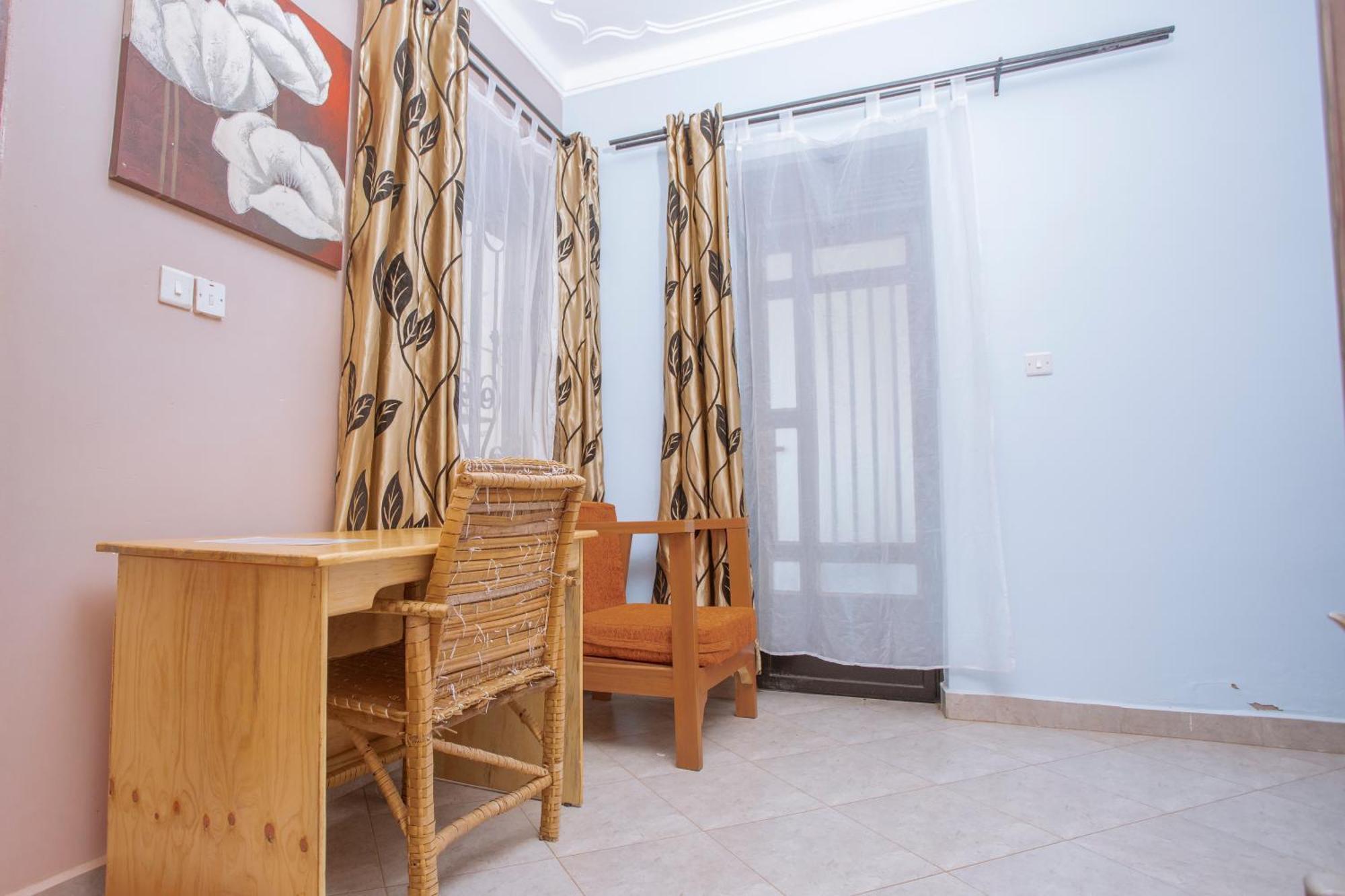 Silver Oaks Hotel Boma Fort Portal المظهر الخارجي الصورة