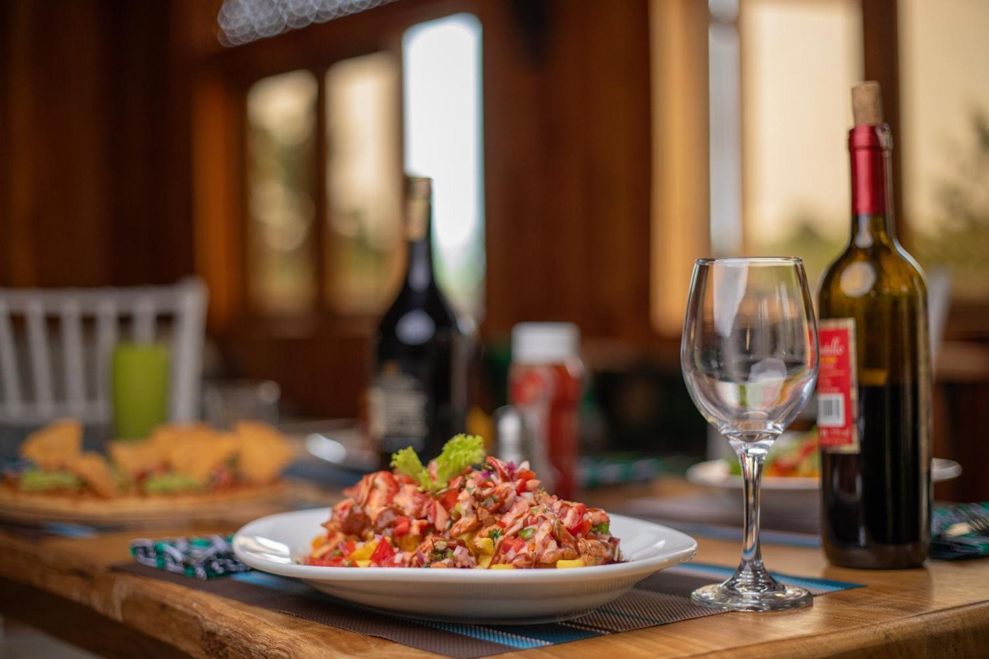 Silver Oaks Hotel Boma Fort Portal المظهر الخارجي الصورة