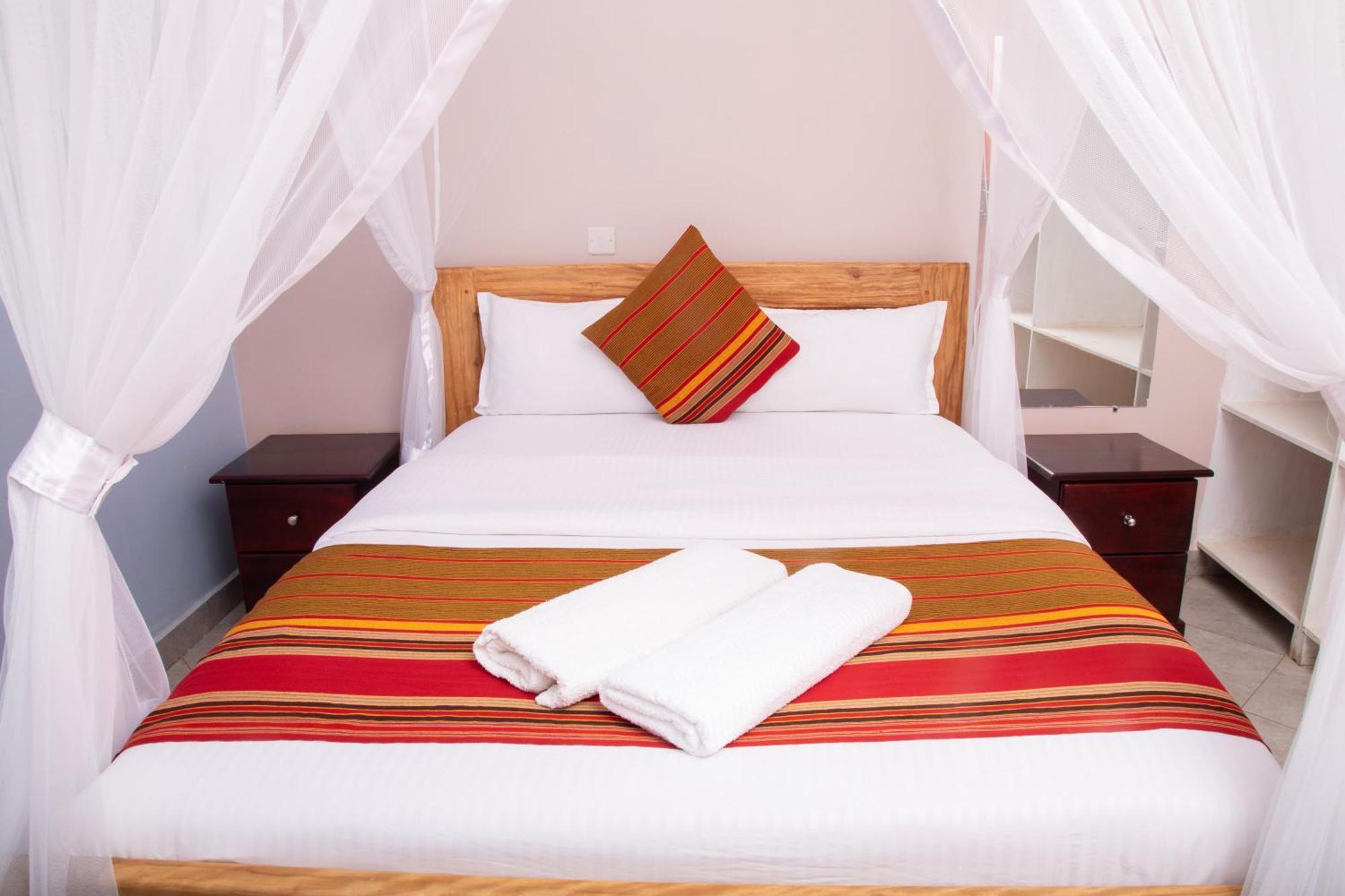 Silver Oaks Hotel Boma Fort Portal المظهر الخارجي الصورة
