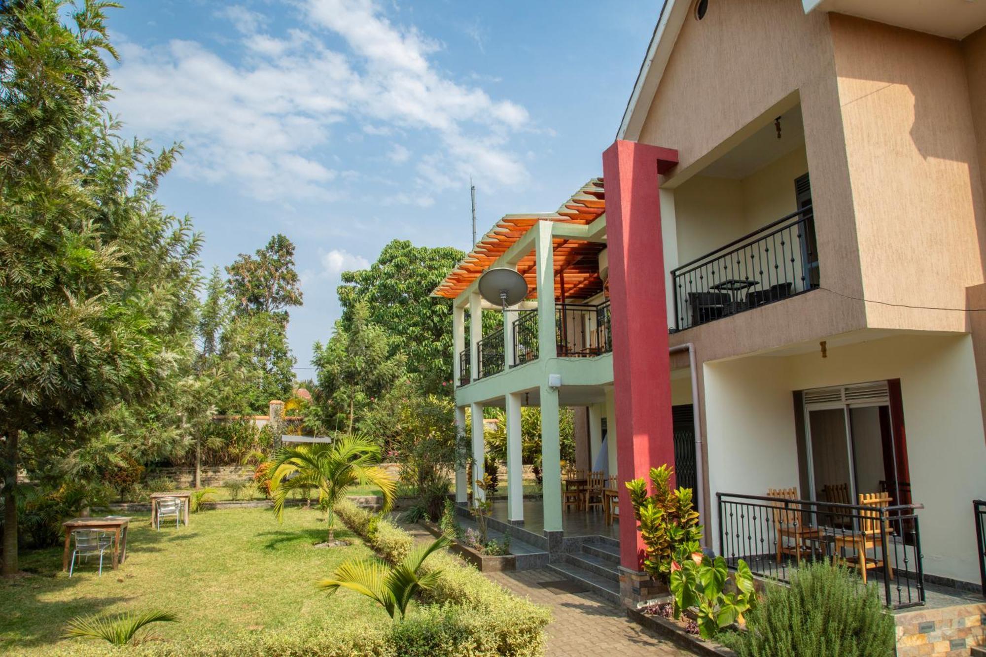 Silver Oaks Hotel Boma Fort Portal المظهر الخارجي الصورة