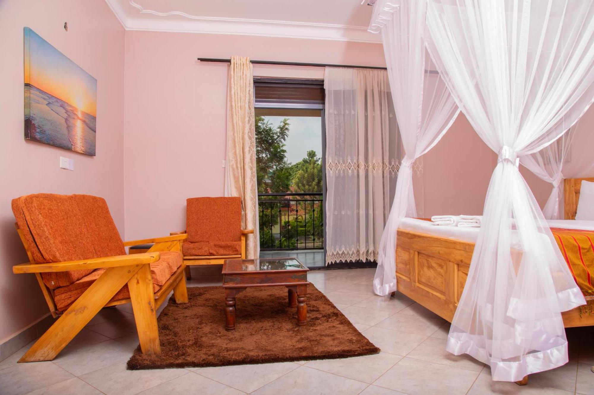 Silver Oaks Hotel Boma Fort Portal المظهر الخارجي الصورة