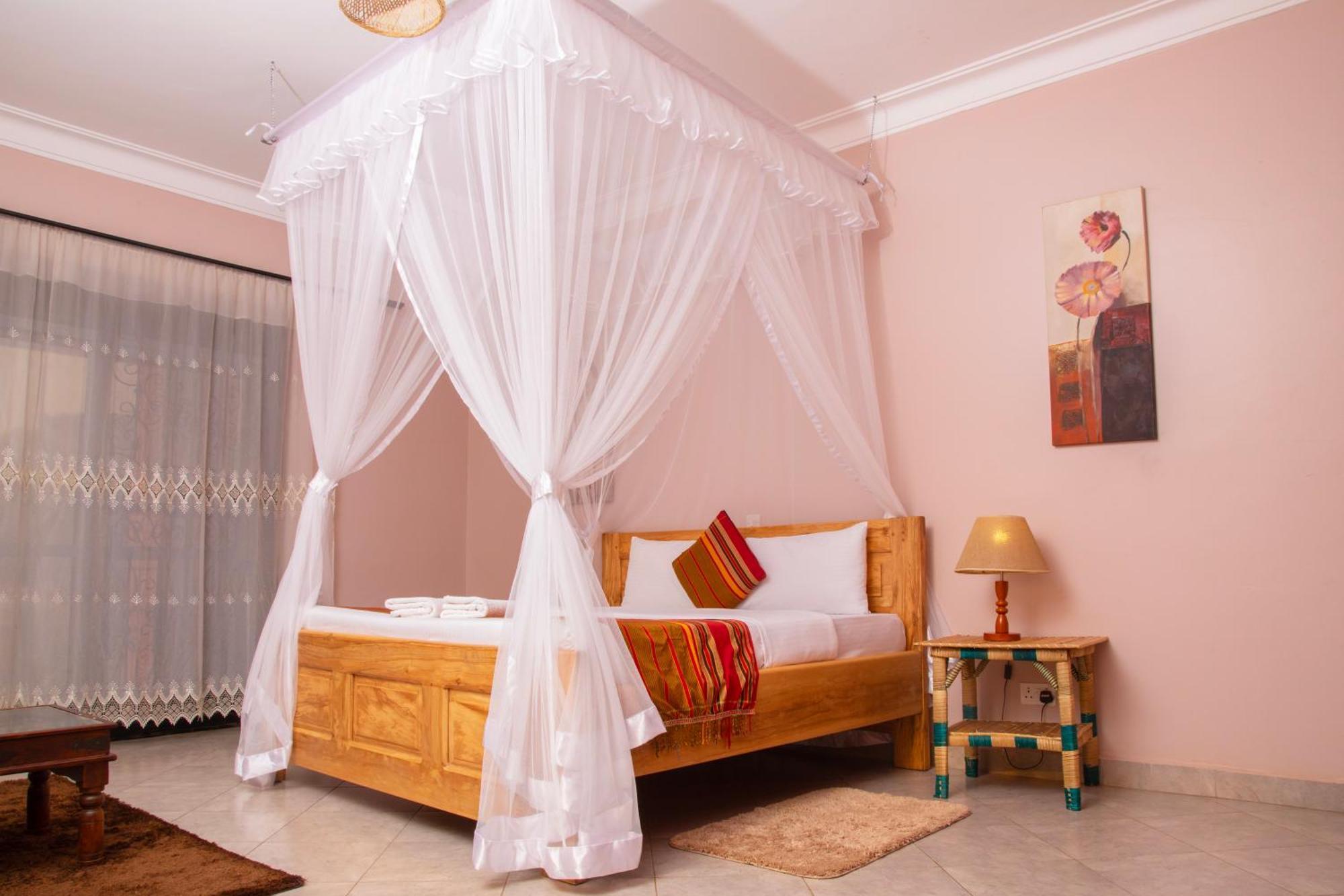 Silver Oaks Hotel Boma Fort Portal المظهر الخارجي الصورة